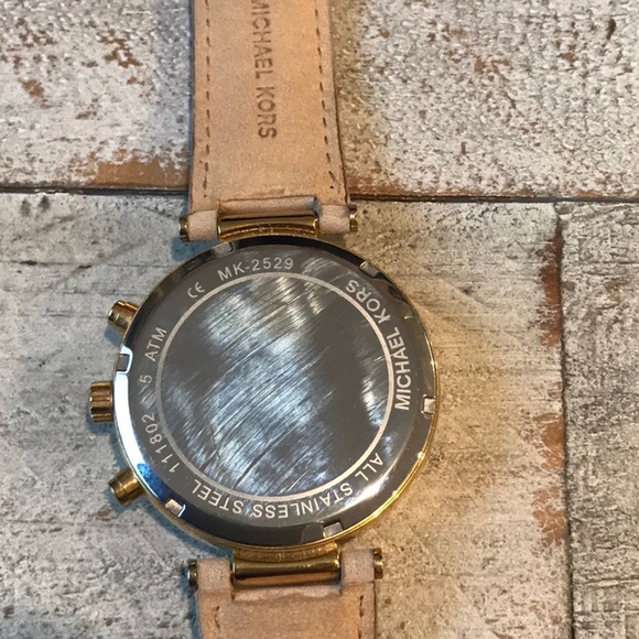 Michael Kors watch - Picture 7 of 9